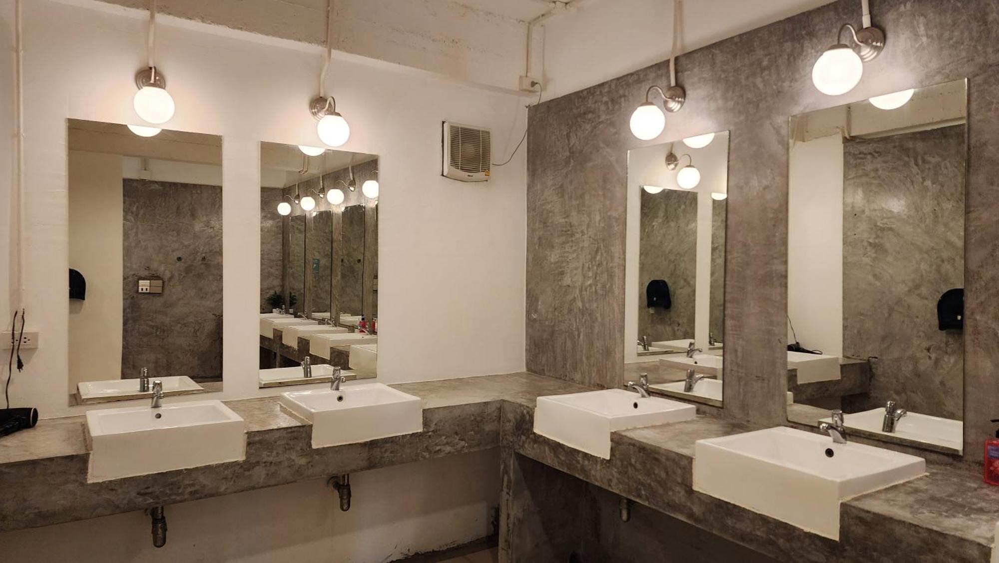 Irest Ao Nang Hostel Buitenkant foto